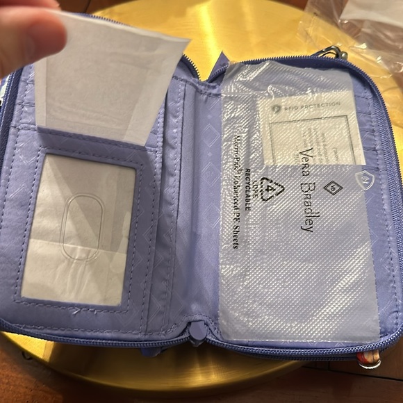 Vera Bradley RFID crossbody - Picture 7 of 9